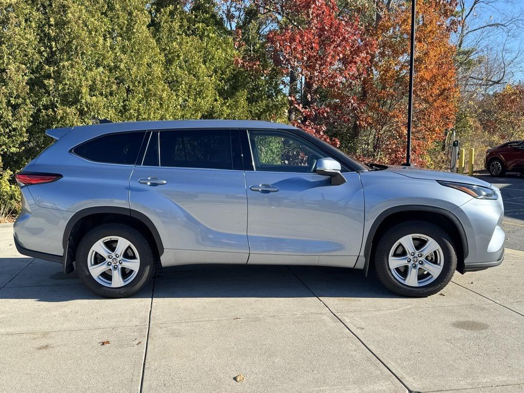 used 2022 Toyota Highlander car, priced at $28,998