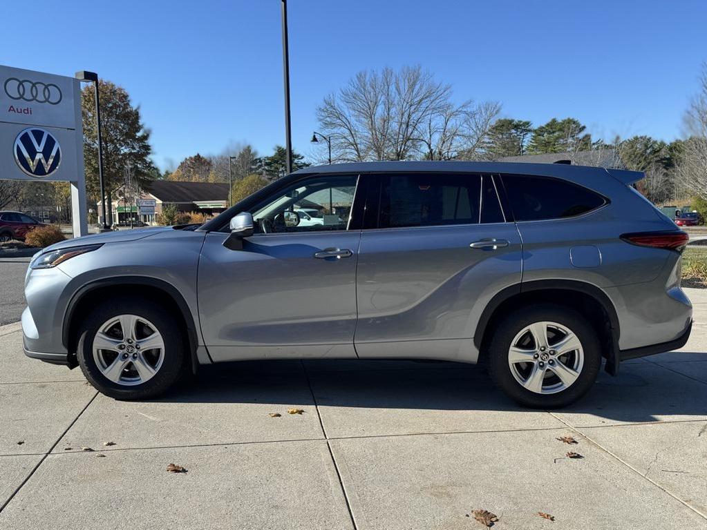 used 2022 Toyota Highlander car, priced at $28,998