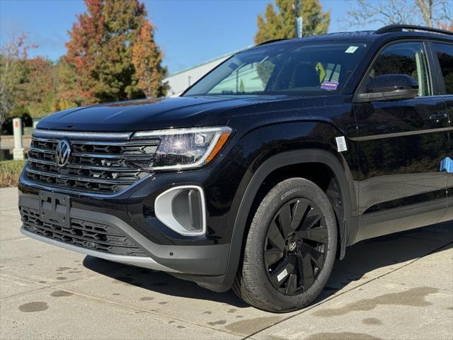 new 2024 Volkswagen Atlas car, priced at $47,602