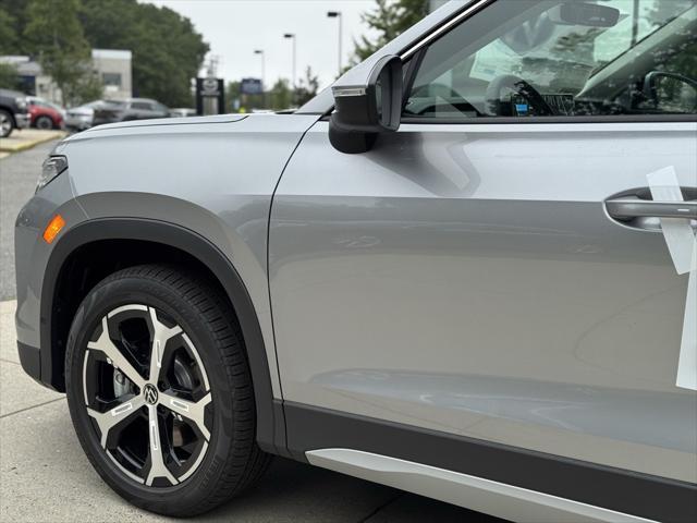 new 2025 Volkswagen Tiguan car, priced at $36,826