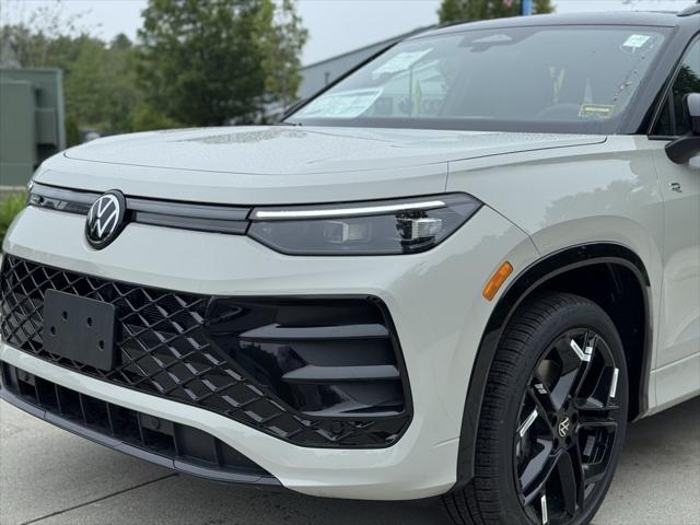 new 2025 Volkswagen Tiguan car, priced at $39,181
