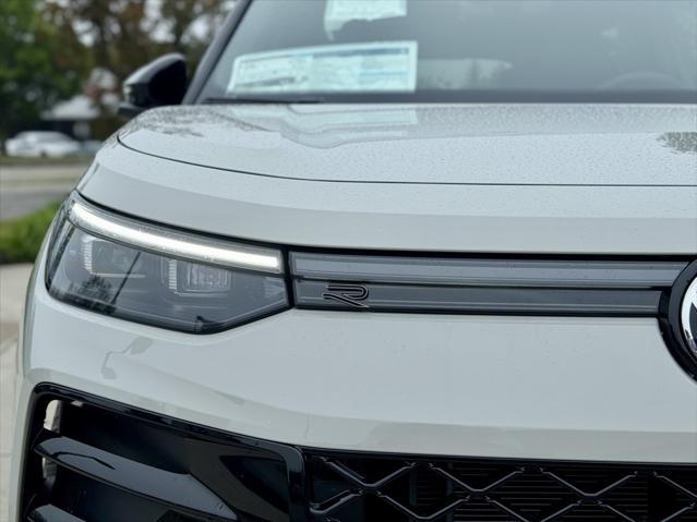 new 2025 Volkswagen Tiguan car, priced at $39,181