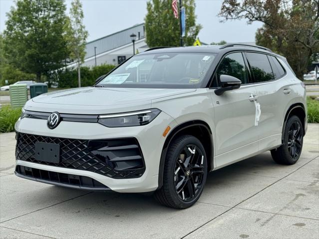 new 2025 Volkswagen Tiguan car, priced at $39,181