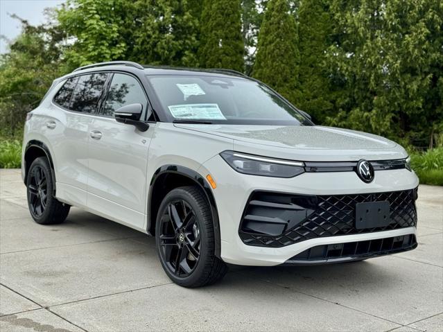 new 2025 Volkswagen Tiguan car, priced at $39,181