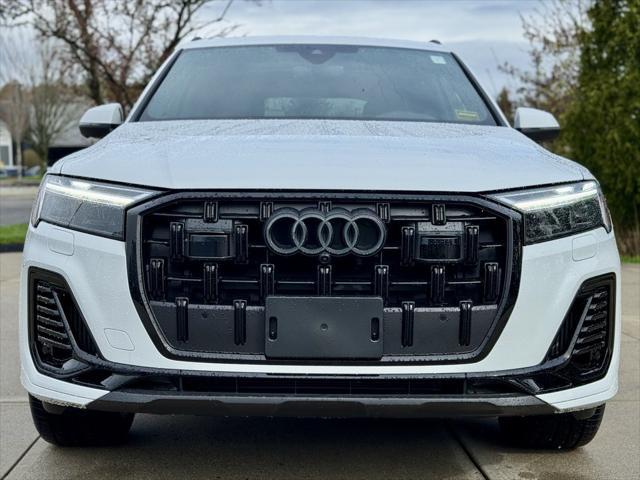 new 2025 Audi Q7 car, priced at $77,805