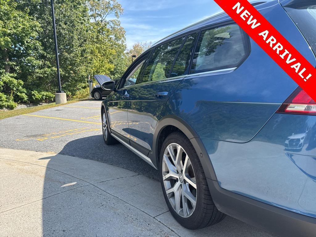 used 2019 Volkswagen Golf Alltrack car, priced at $21,730
