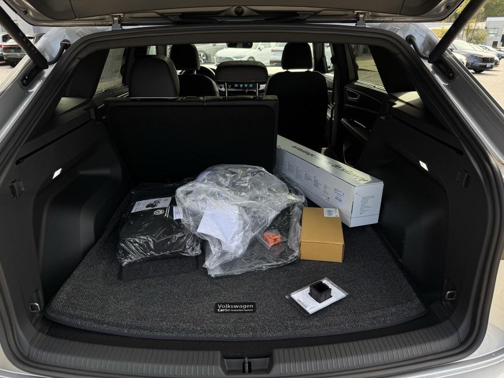 new 2026 Volkswagen Atlas Cross Sport car, priced at $56,176