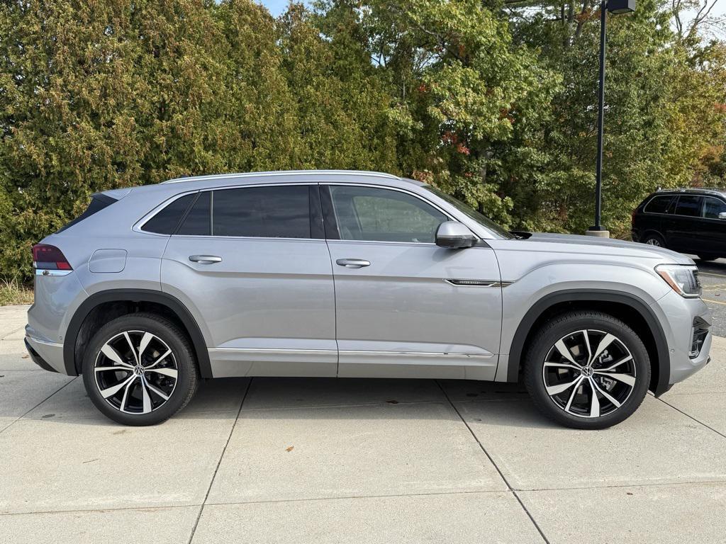 new 2026 Volkswagen Atlas Cross Sport car, priced at $56,176