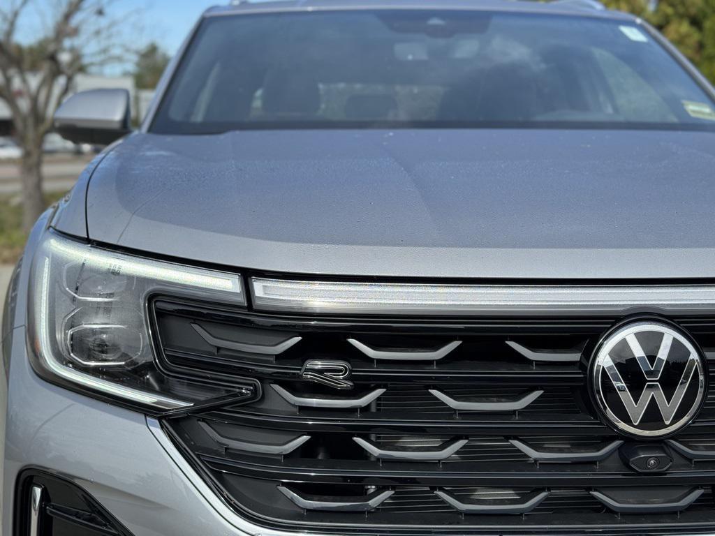 new 2026 Volkswagen Atlas Cross Sport car, priced at $56,176