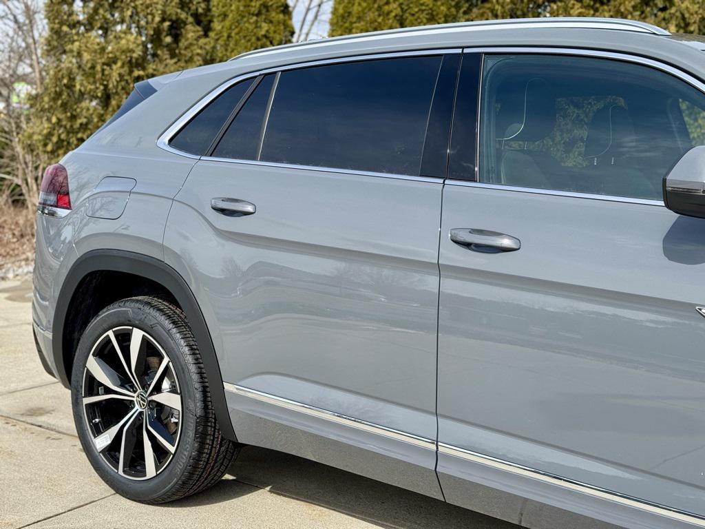new 2025 Volkswagen Atlas Cross Sport car, priced at $55,286