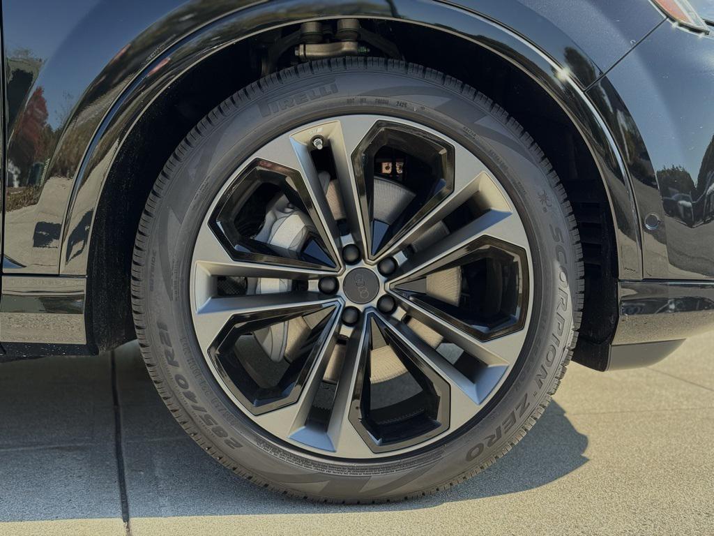 new 2026 Audi Q7 car, priced at $82,145