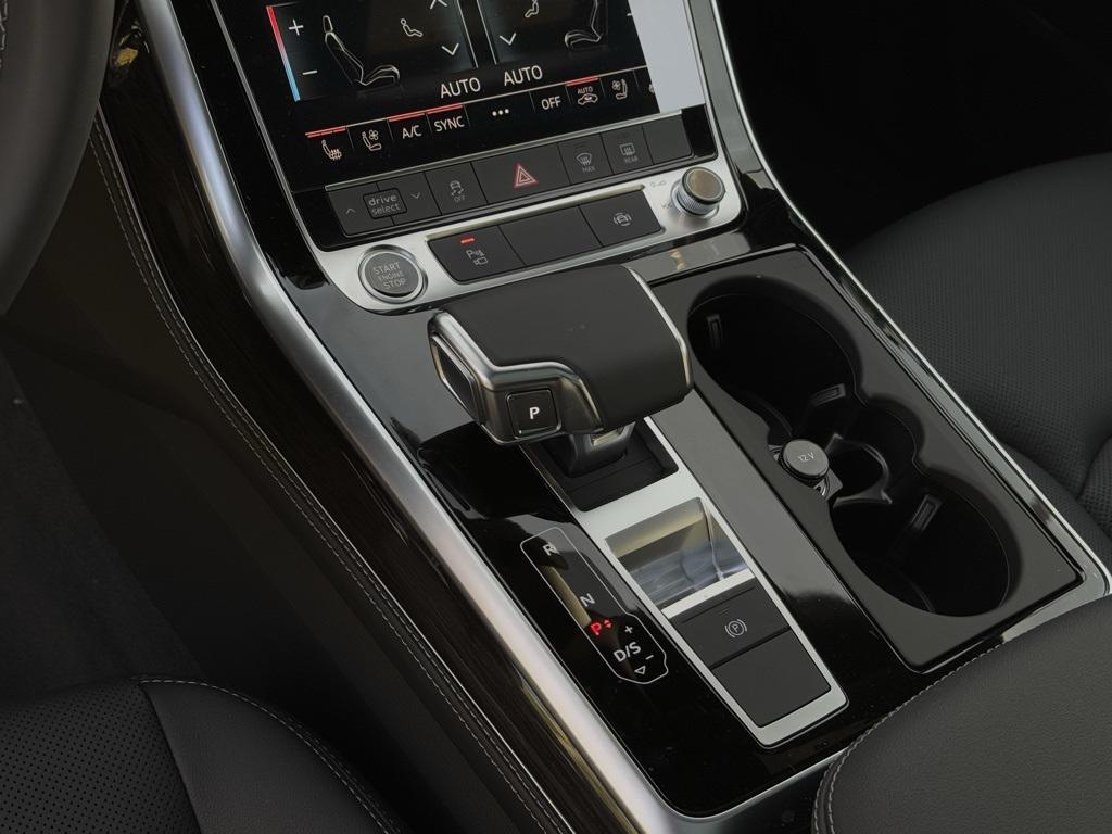 new 2025 Audi Q8 car, priced at $84,595