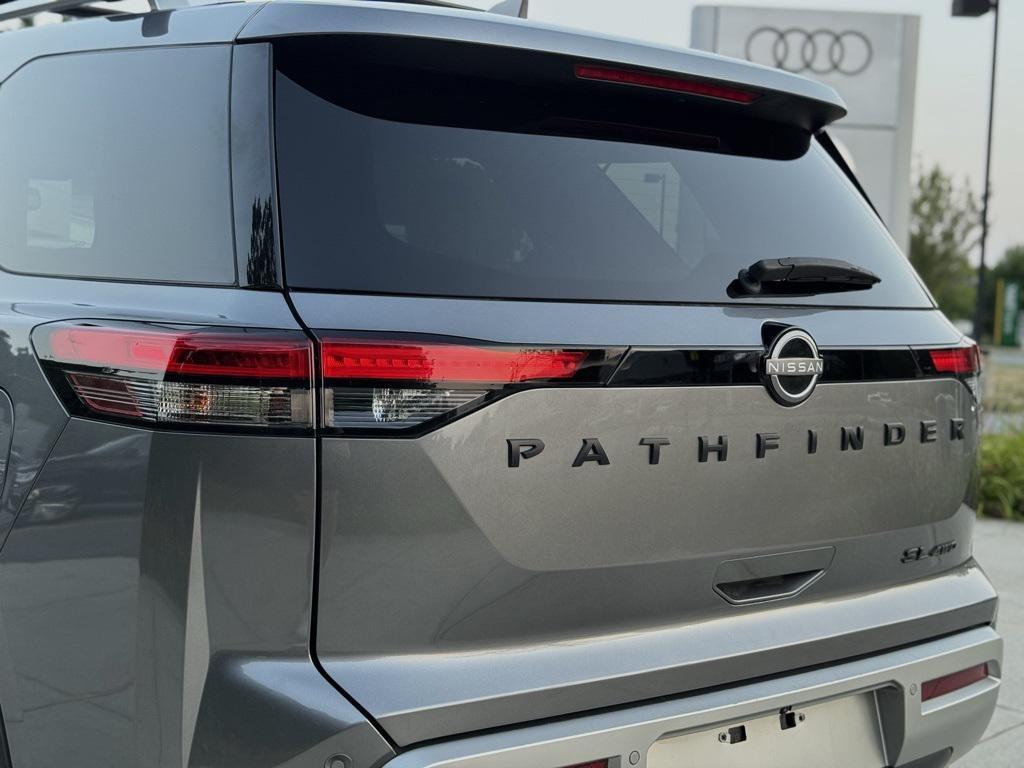 used 2022 Nissan Pathfinder car, priced at $30,000