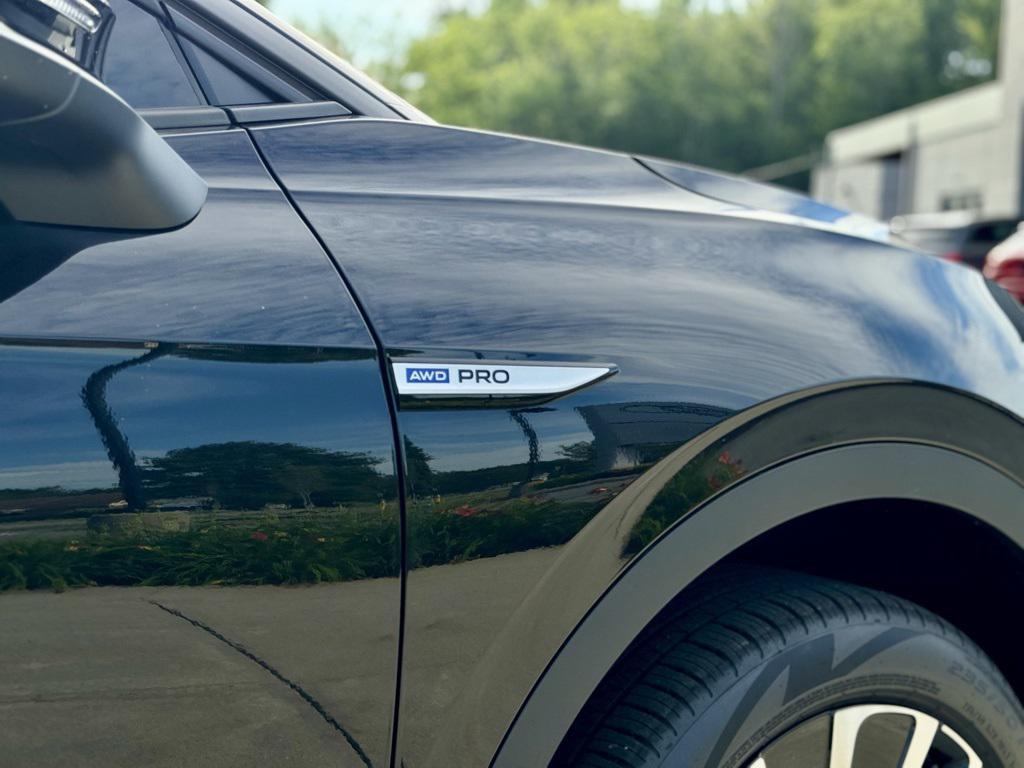 new 2025 Volkswagen ID.4 car, priced at $51,186