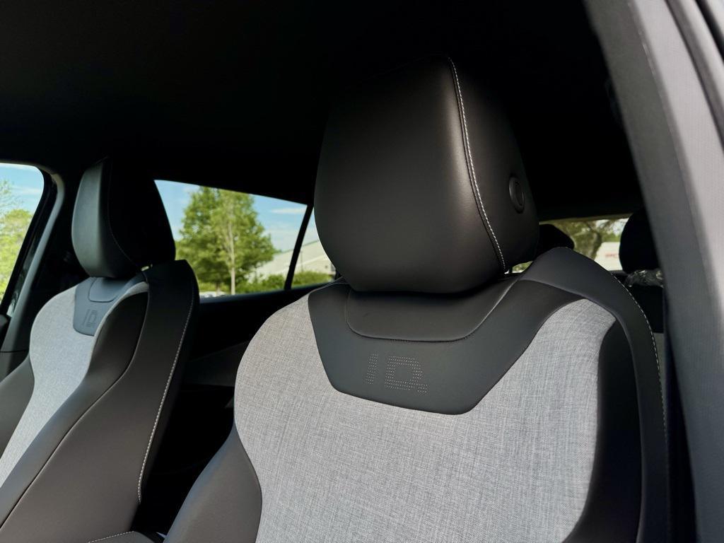 new 2025 Volkswagen ID.4 car, priced at $51,186