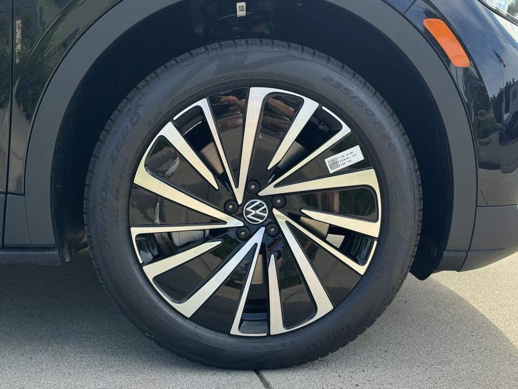 new 2025 Volkswagen ID.4 car, priced at $51,186