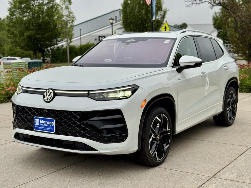 new 2025 Volkswagen Tiguan car, priced at $42,041