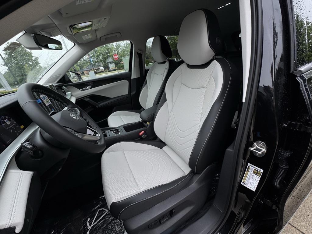 new 2025 Volkswagen Tiguan car, priced at $35,520