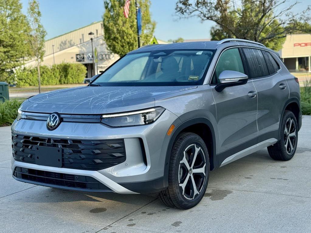 new 2025 Volkswagen Tiguan car, priced at $35,626