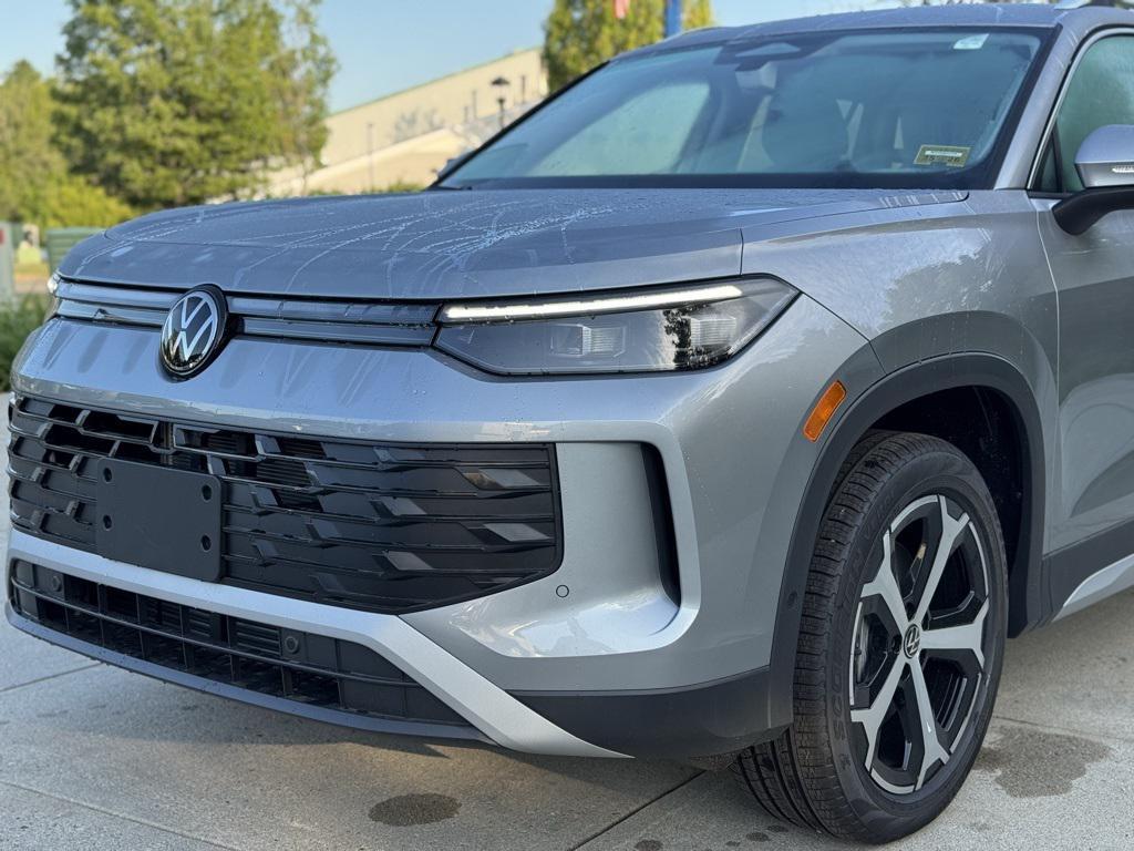 new 2025 Volkswagen Tiguan car, priced at $35,626