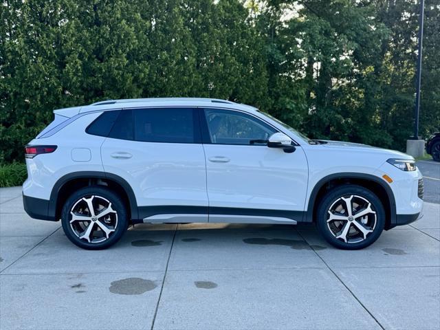 new 2025 Volkswagen Tiguan car, priced at $36,826