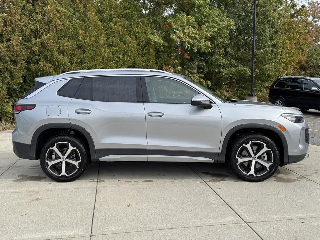 new 2025 Volkswagen Tiguan car, priced at $36,782