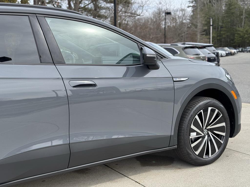 new 2025 Volkswagen ID.4 car, priced at $51,076