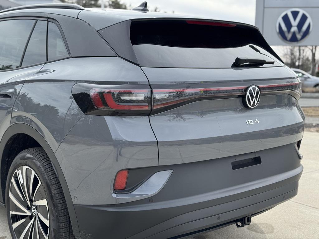 new 2025 Volkswagen ID.4 car, priced at $51,076