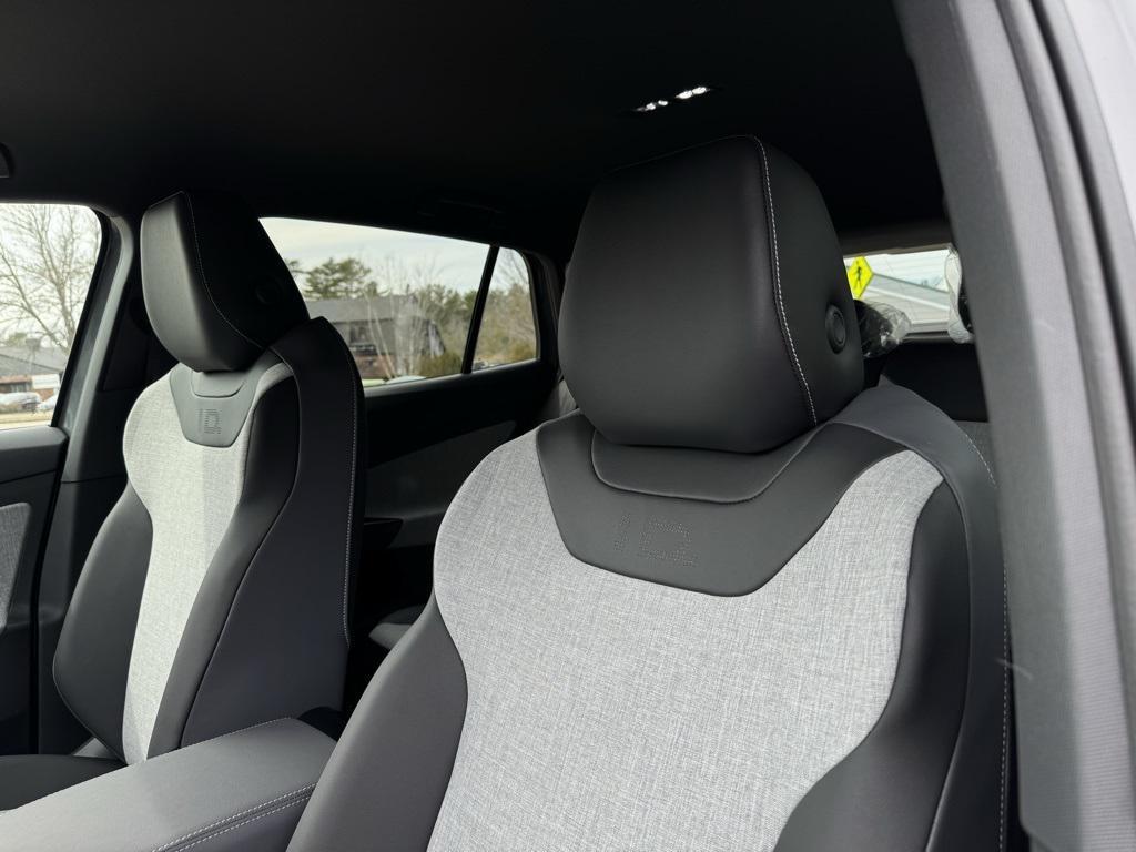new 2025 Volkswagen ID.4 car, priced at $51,076