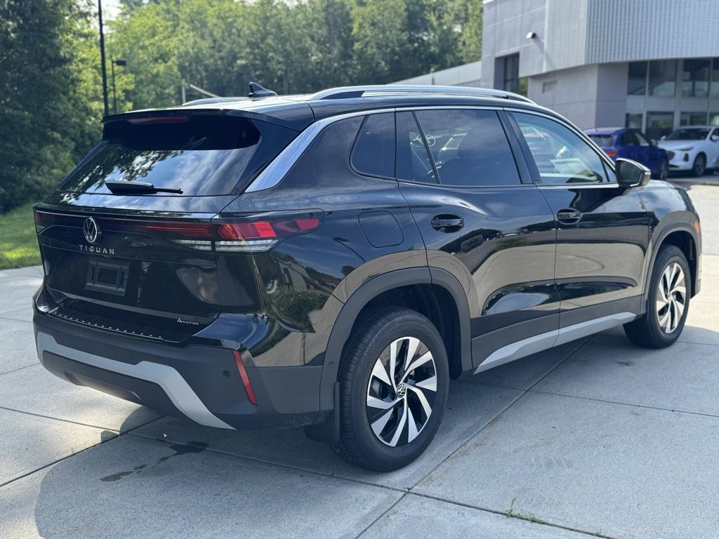 new 2025 Volkswagen Tiguan car, priced at $33,591