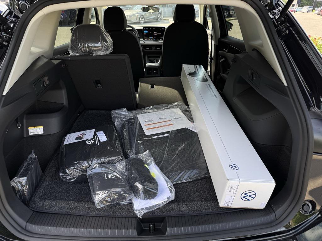 new 2025 Volkswagen Tiguan car, priced at $33,591