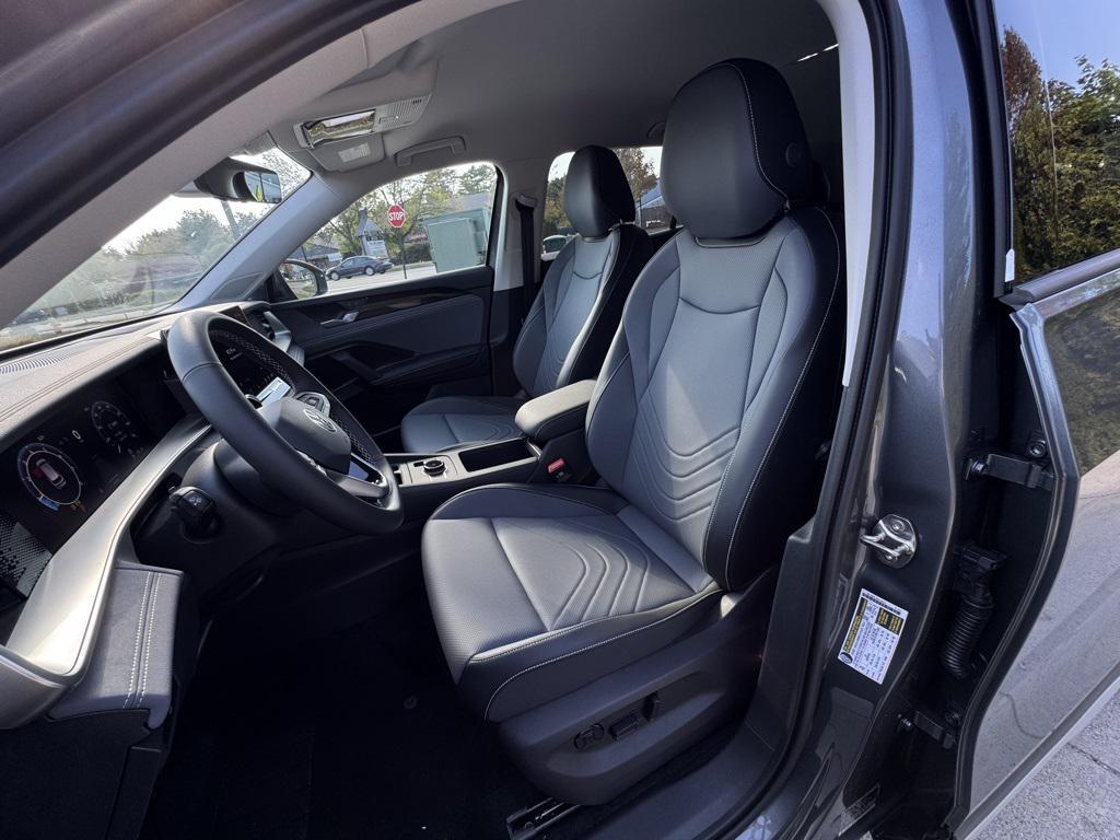 new 2025 Volkswagen Tiguan car, priced at $36,782