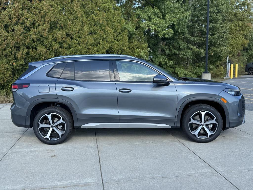 new 2025 Volkswagen Tiguan car, priced at $36,782