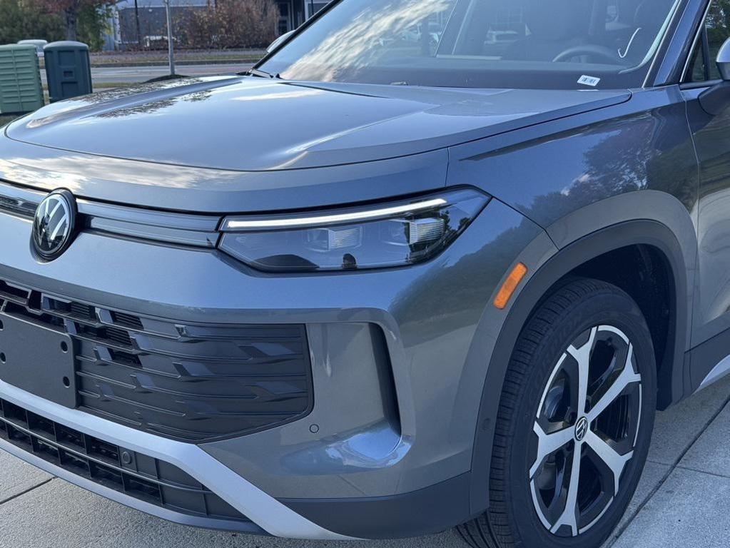 new 2025 Volkswagen Tiguan car, priced at $36,782