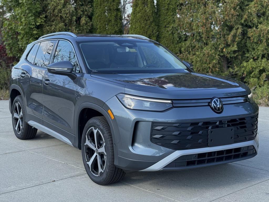 new 2025 Volkswagen Tiguan car, priced at $36,782