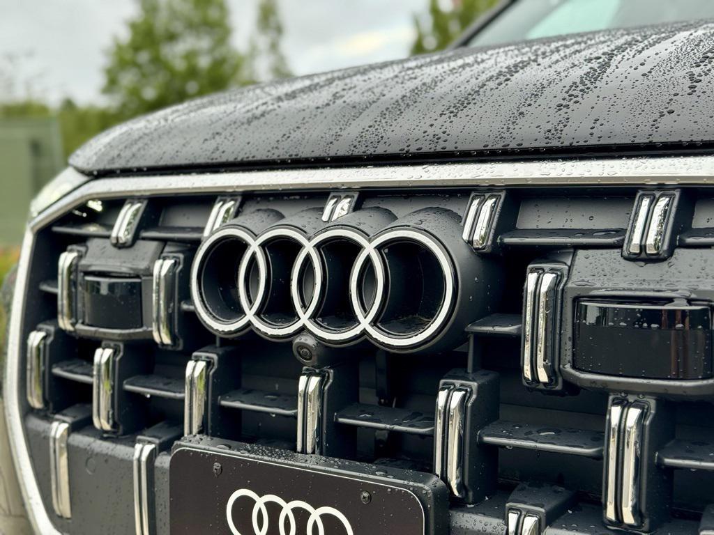 new 2025 Audi Q7 car, priced at $76,480
