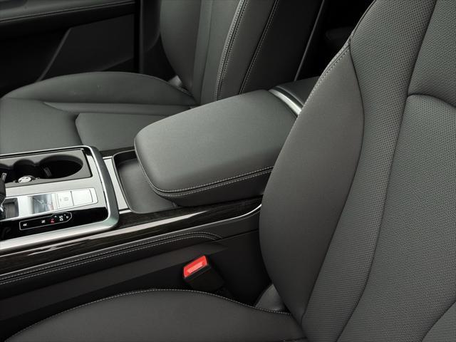 new 2025 Audi Q7 car, priced at $76,480