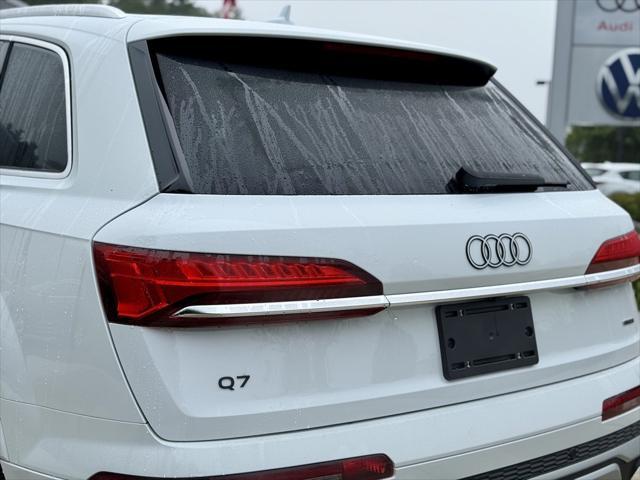 new 2025 Audi Q7 car, priced at $76,480