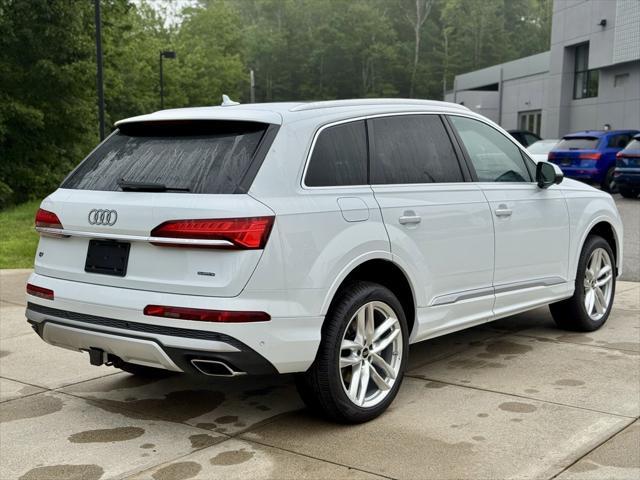 new 2025 Audi Q7 car, priced at $76,480