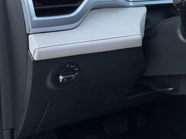 new 2025 Volkswagen Taos car, priced at $32,921