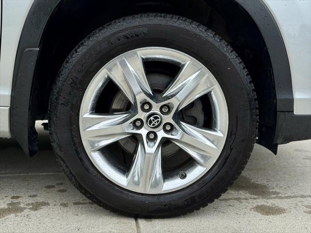 used 2019 Toyota Highlander car, priced at $26,229