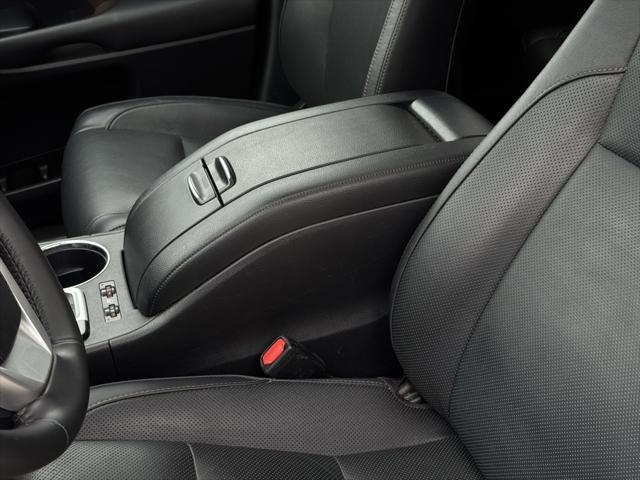 used 2019 Toyota Highlander car, priced at $26,229