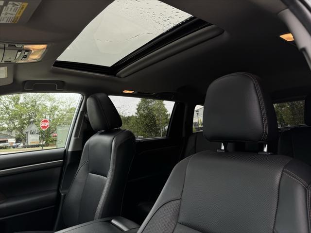 used 2019 Toyota Highlander car, priced at $26,229