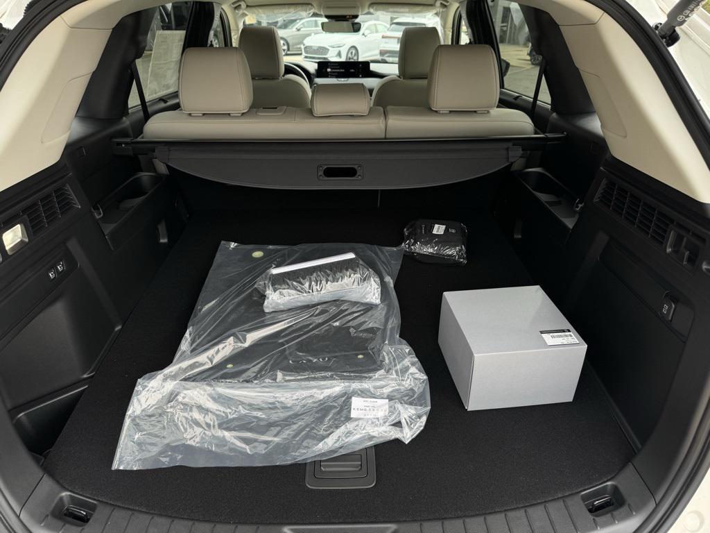 new 2025 Mazda CX-70 car, priced at $46,271