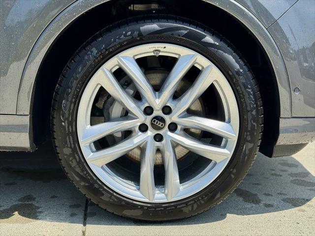 new 2025 Audi Q7 car, priced at $76,480