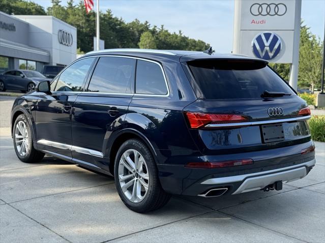 new 2025 Audi Q7 car, priced at $75,480