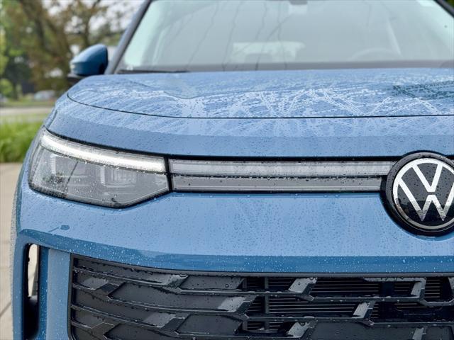 new 2025 Volkswagen Tiguan car, priced at $37,281