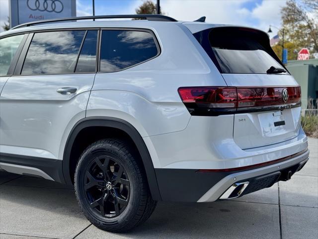 new 2024 Volkswagen Atlas car, priced at $54,016