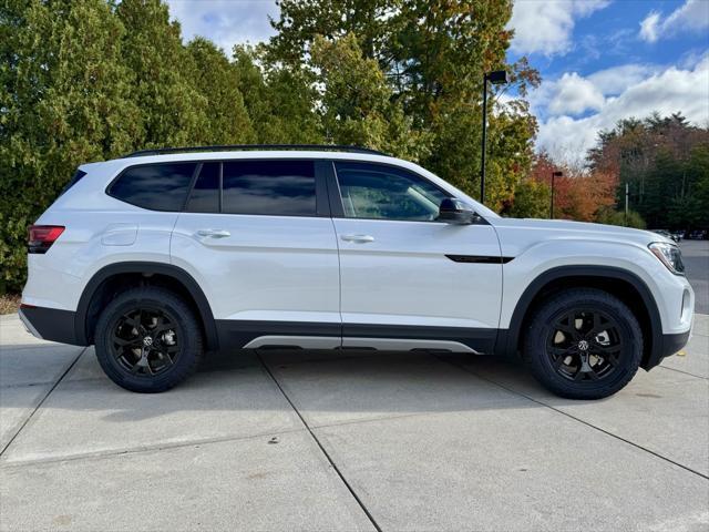 new 2024 Volkswagen Atlas car, priced at $54,016