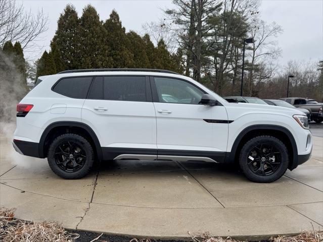 new 2025 Volkswagen Atlas car, priced at $48,656